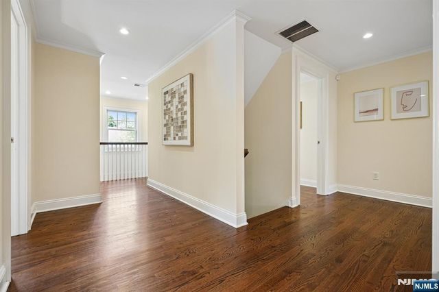 11 Mount Vernon Road, Montclair, NJ 07043