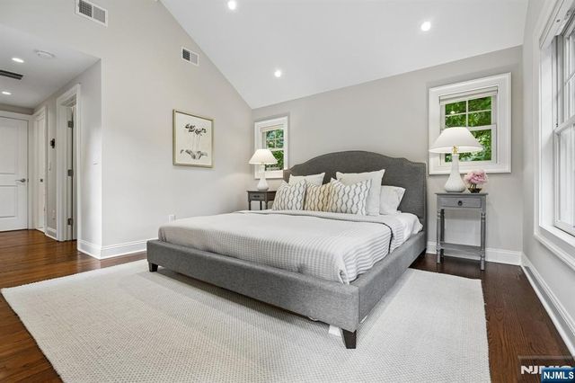 11 Mount Vernon Road, Montclair, NJ 07043