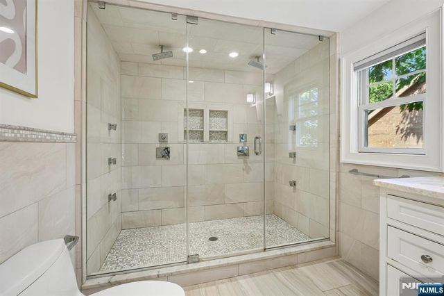 11 Mount Vernon Road, Montclair, NJ 07043