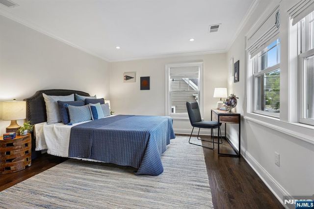 11 Mount Vernon Road, Montclair, NJ 07043