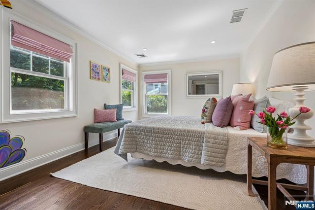 11 Mount Vernon Road, Montclair, NJ 07043