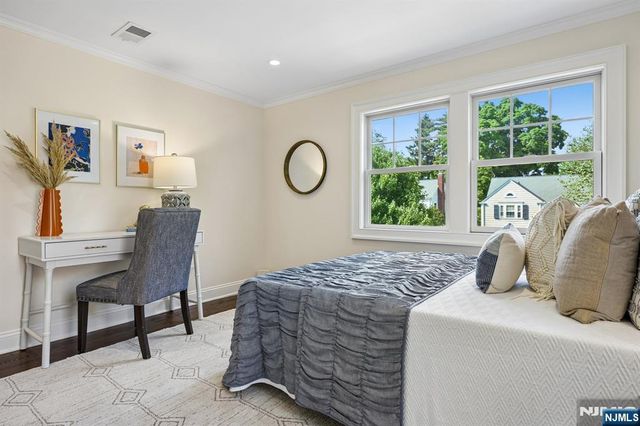 11 Mount Vernon Road, Montclair, NJ 07043
