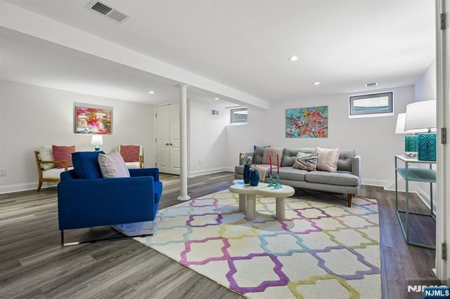 11 Mount Vernon Road, Montclair, NJ 07043