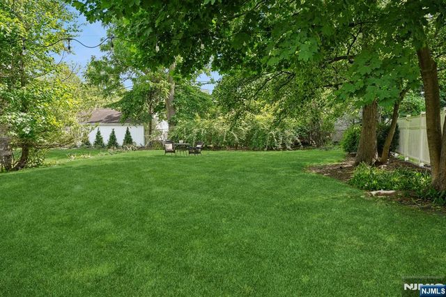 11 Mount Vernon Road, Montclair, NJ 07043