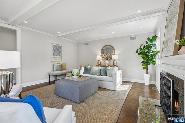 11 Mount Vernon Road, Montclair, NJ 07043