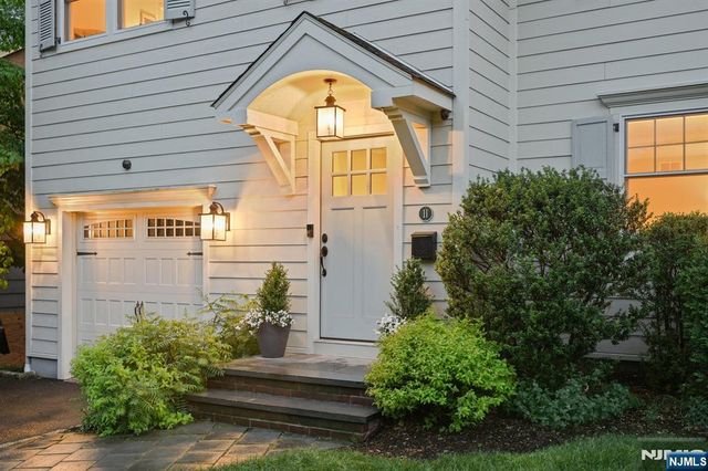 11 Mount Vernon Road, Montclair, NJ 07043