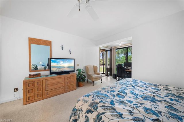 758 Eagle Creek DR 202, Naples, FL 34113