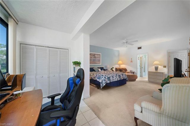 758 Eagle Creek DR 202, Naples, FL 34113