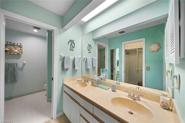 758 Eagle Creek DR 202, Naples, FL 34113