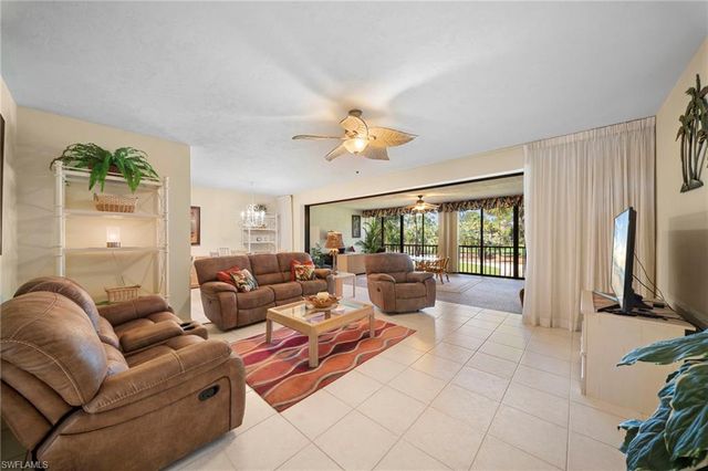 758 Eagle Creek DR 202, Naples, FL 34113