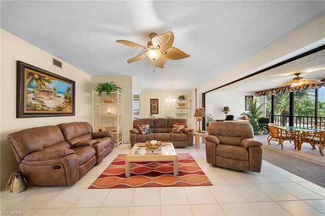 758 Eagle Creek DR 202, Naples, FL 34113