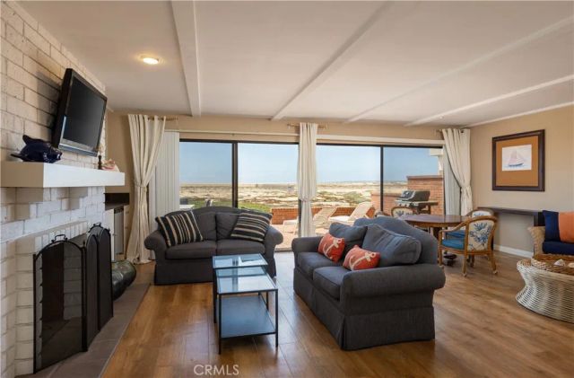 1303 E Balboa Boulevard, Newport Beach, CA 92661