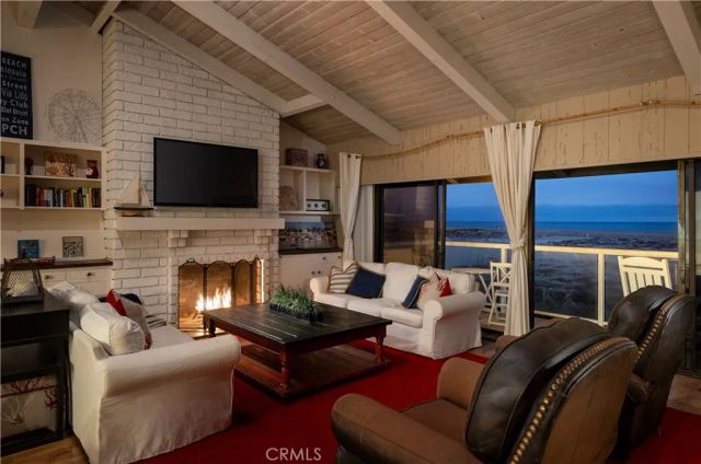 1303 E Balboa Boulevard, Newport Beach, CA 92661