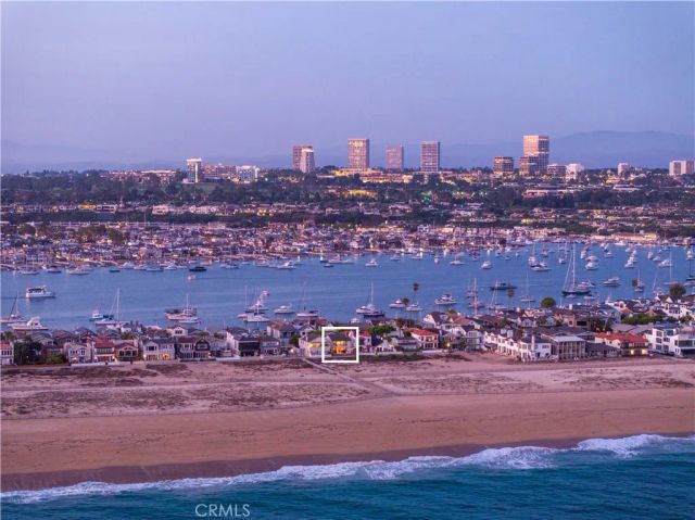 1303 E Balboa Boulevard, Newport Beach, CA 92661