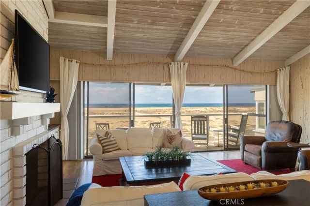 1303 E Balboa Boulevard, Newport Beach, CA 92661