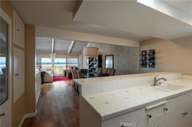 1303 E Balboa Boulevard, Newport Beach, CA 92661