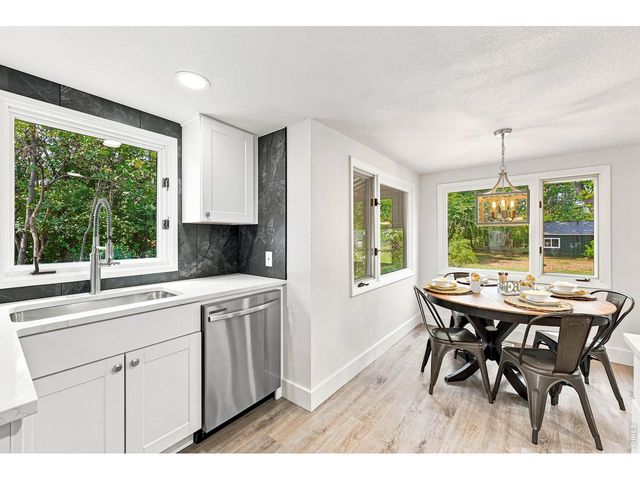 823 4th St SE, Loveland, CO 80537