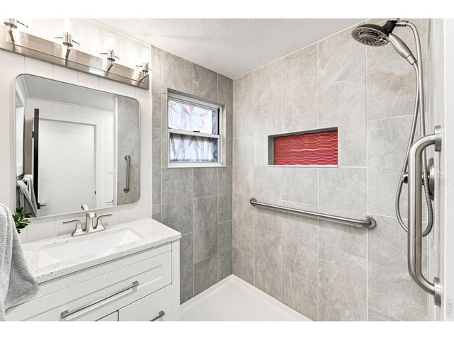 823 4th St SE, Loveland, CO 80537
