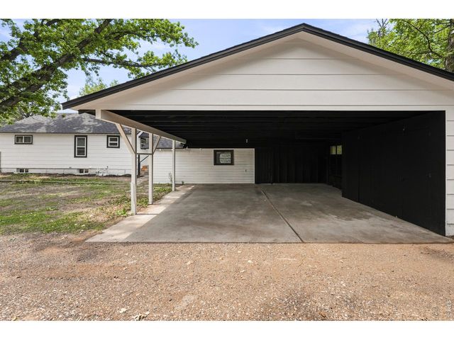 823 4th St SE, Loveland, CO 80537