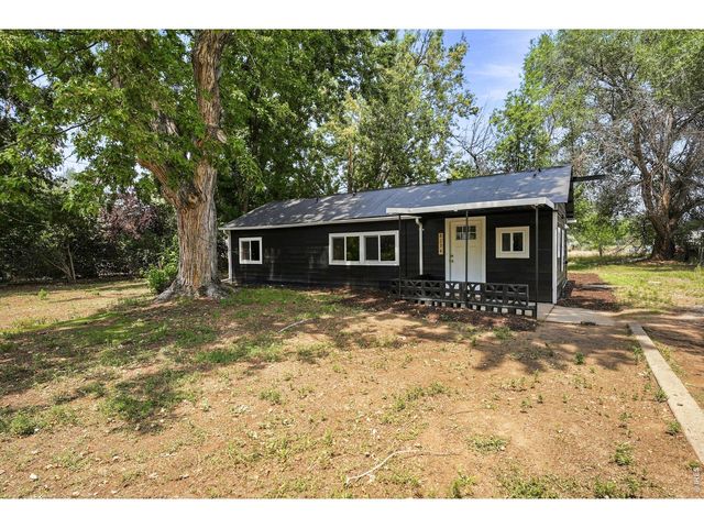 823 4th St SE, Loveland, CO 80537