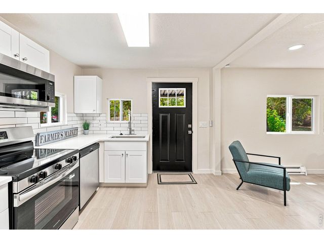 823 4th St SE, Loveland, CO 80537