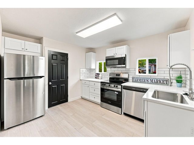 823 4th St SE, Loveland, CO 80537