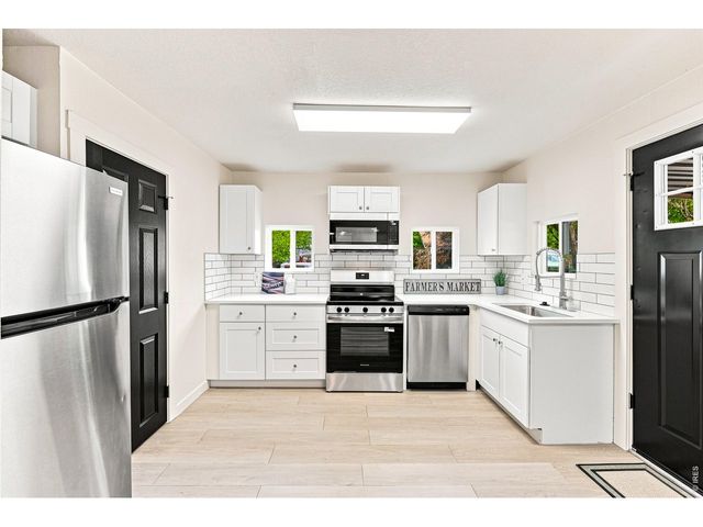 823 4th St SE, Loveland, CO 80537