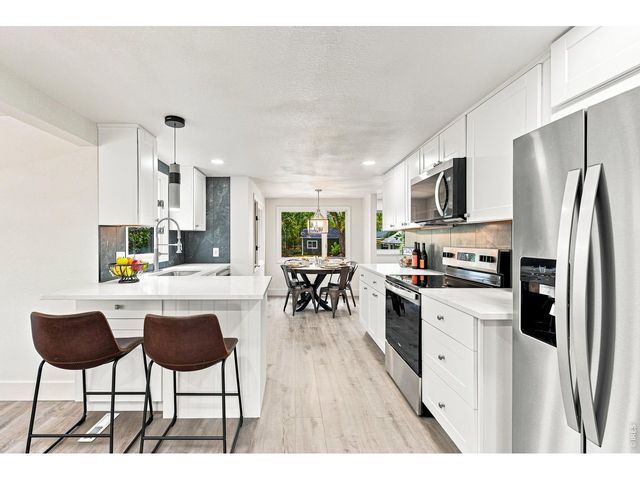 823 4th St SE, Loveland, CO 80537