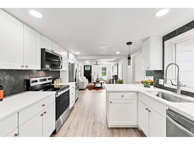 823 4th St SE, Loveland, CO 80537