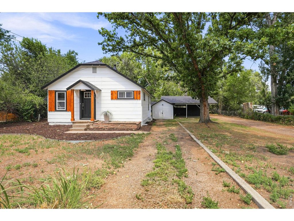 823 4th St SE, Loveland, CO 80537