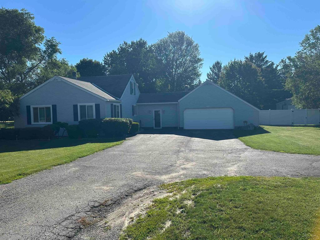214 N Hemlock Road, Richland Twp, MI 48626