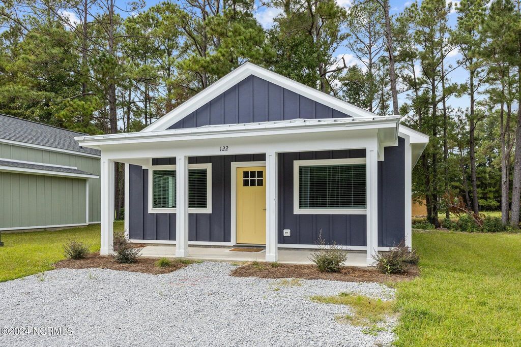 153 Long Pond Loop, Swansboro, NC 28584