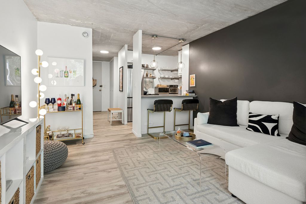 2728 N Hampden Court 203, Chicago, IL 60614 — photo 5