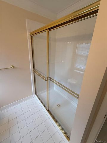 21629 Knights Lane, Trenton, MI 48183