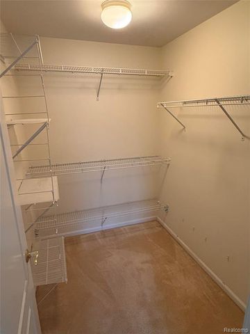 21629 Knights Lane, Trenton, MI 48183