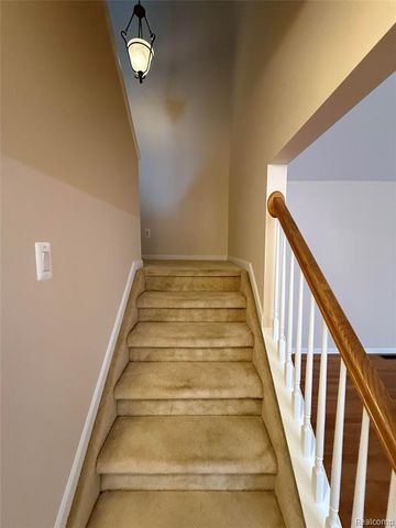 21629 Knights Lane, Trenton, MI 48183