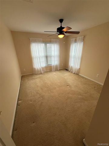 21629 Knights Lane, Trenton, MI 48183