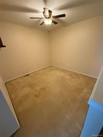 21629 Knights Lane, Trenton, MI 48183