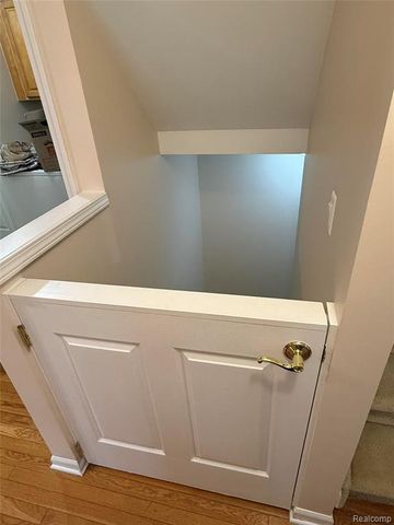 21629 Knights Lane, Trenton, MI 48183