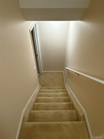 21629 Knights Lane, Trenton, MI 48183