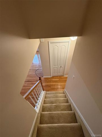 21629 Knights Lane, Trenton, MI 48183