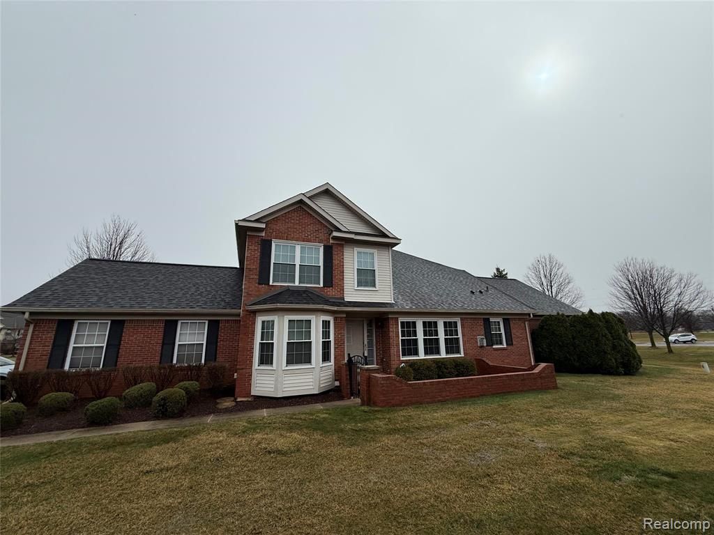 21629 Knights Lane, Trenton, MI 48183