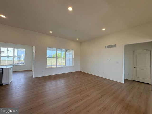 64 OBSIDIAN DR, Felton, DE 19943