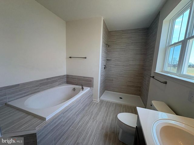 64 OBSIDIAN DR, Felton, DE 19943