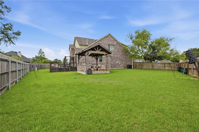 2136 Rockcliffe Loop, College Station, TX 77845