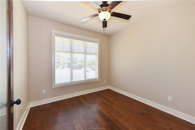 2136 Rockcliffe Loop, College Station, TX 77845