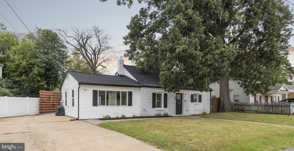 7684 PINE HAVEN DR, Pasadena, MD 21122