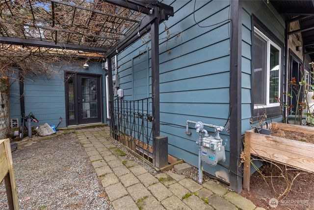 1053 S Southern Street, Seattle, WA 98108
