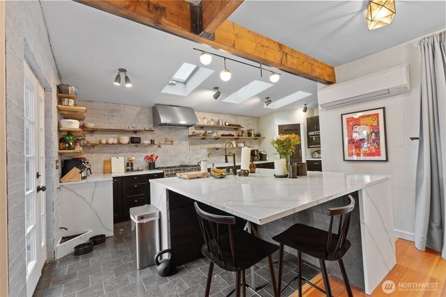 1053 S Southern Street, Seattle, WA 98108