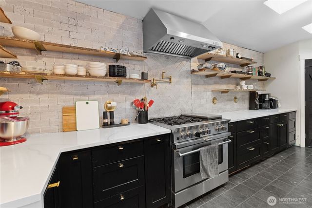 1053 S Southern Street, Seattle, WA 98108